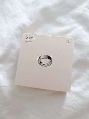Oura Ring 4 Silver Box with Charging Dock-Size 7